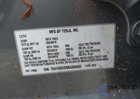 2025 Tesla Model Y Long Range Dual Motor Rear-Wheel Drive z USA, uszkodzony, nr VIN 7SAYGDED9SA358462
